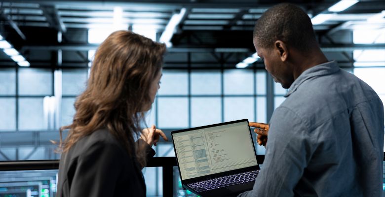 O elo perdido entre a TI e o comercial: como grandes empresas estão transformando diagnósticos técnicos em contratos milionários